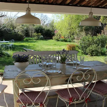 Villa Mas Les Romarins: Tranquil Retreat With Spacious Garden