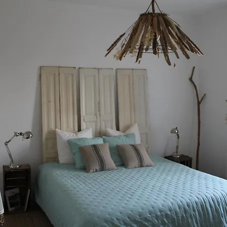 Mas Les Romarins: Tranquil Retreat With Spacious Garden * Uzes