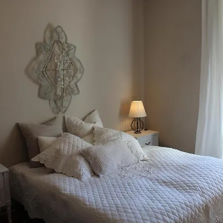 Mas Les Romarins, 10 Min D'uzes, Piscine Et Grand Jardin Clos, Jeux, Nid De Repos Et Base Pour Activites Dans Le Gard (adults Only) וילה