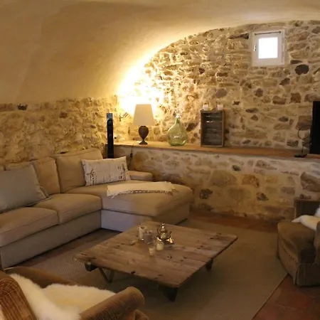 Mas Les Romarins, 10 Min D'uzes, Piscine Et Grand Jardin Clos, Jeux, Nid De Repos Et Base Pour Activites Dans Le Gard (adults Only) וילה