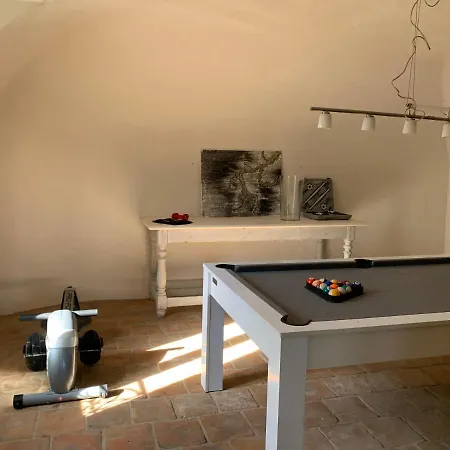 Mas Les Romarins, 10 Min D'uzes, Piscine Et Grand Jardin Clos, Jeux, Nid De Repos Et Base Pour Activites Dans Le Gard (adults Only) *