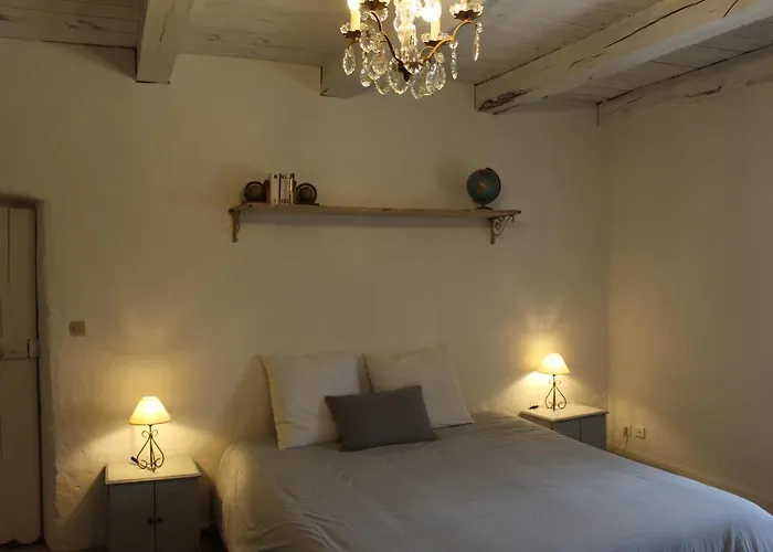 Mas Les Romarins, 10 Min D'uzes, Piscine Et Grand Jardin Clos, Jeux, Nid De Repos Et Base Pour Activites Dans Le Gard (adults Only) Villa Uzès